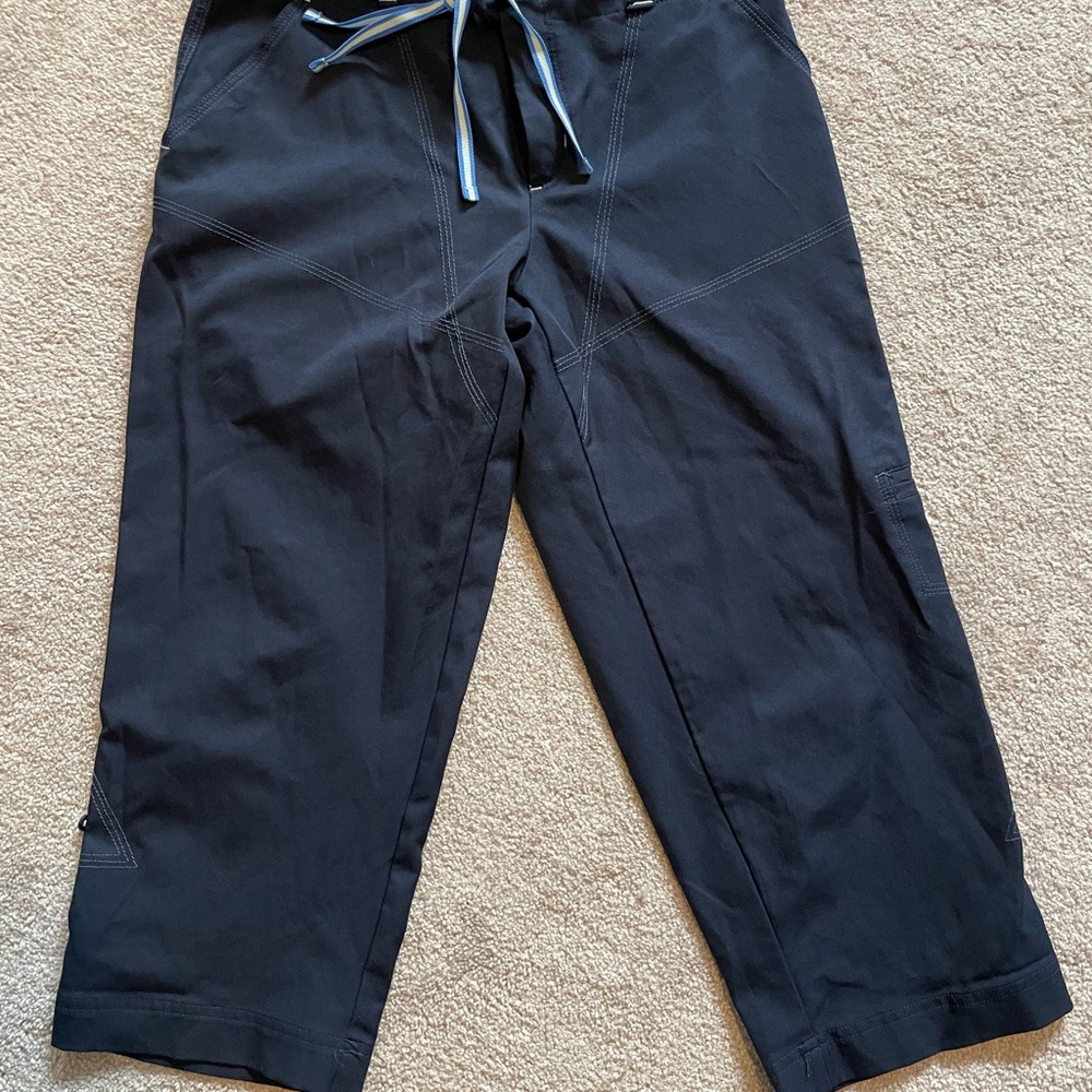 Women’s Nike Casual Athletic Cropped Pants